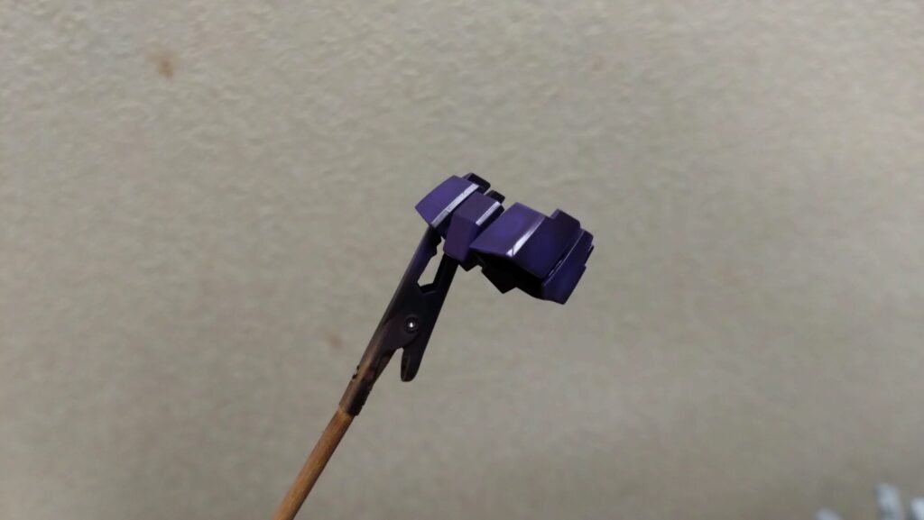 MG 1/100 ナラティブガンダム C装備 Ver.Kaを塗装作成します。⑧サイコフレームをギラっと塗装したいので下地にシルバーを塗る。（機動戦士ガンダムNT）の画像