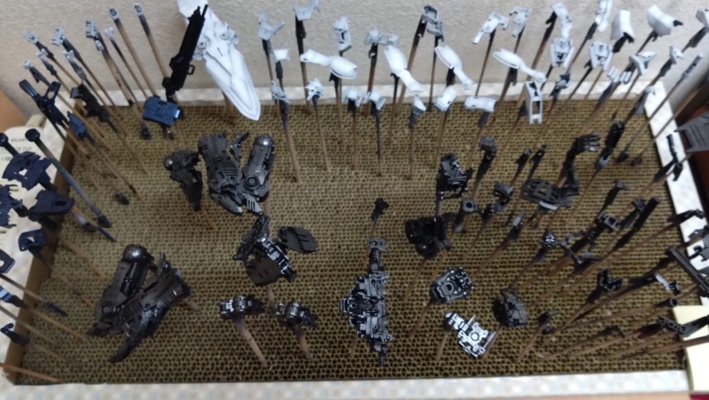 MG 1/100 ナラティブガンダム C装備 Ver.Kaを塗装作成します。⑧サイコフレームをギラっと塗装したいので下地にシルバーを塗る。（機動戦士ガンダムNT）の画像