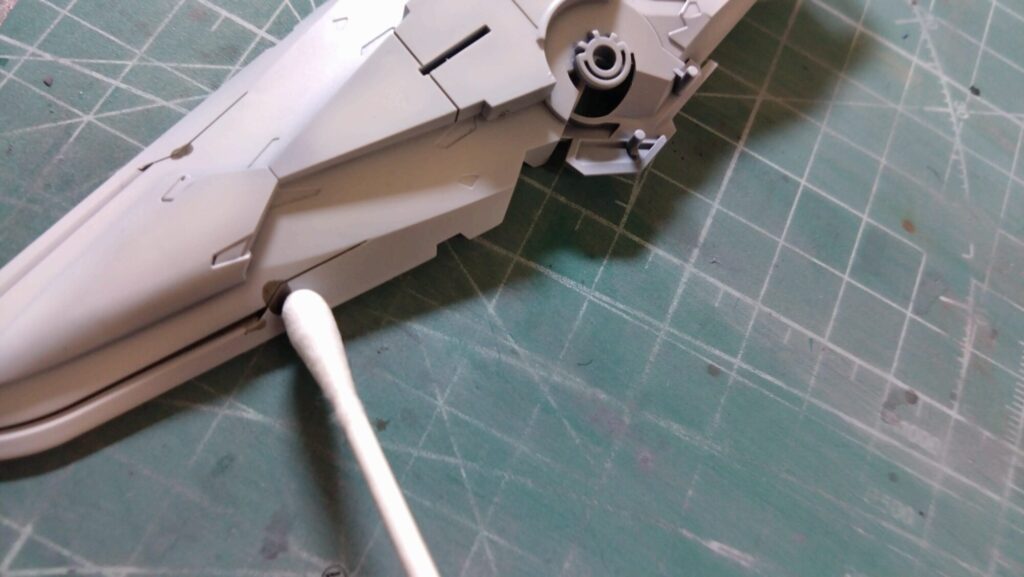 MG 1/100 ナラティブガンダム C装備 Ver.Kaを塗装作成します。⑨スミ入れをして輪郭を際立てます。(機動戦士ガンダムNT)の画像