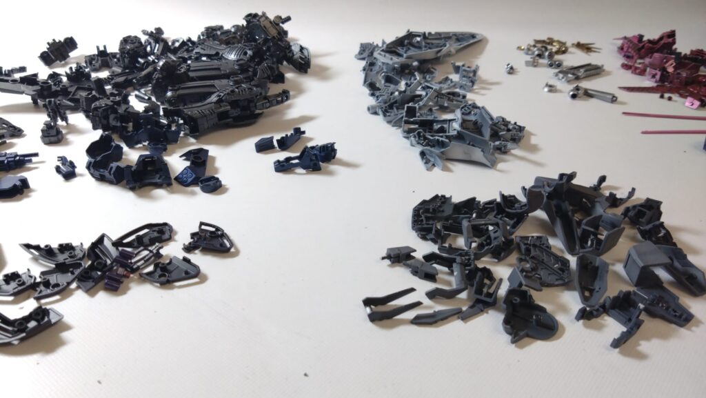 MG 1/100 ナラティブガンダム C装備 Ver.Kaを塗装作成します。⑩水転写式デカール貼り付けは、組み立ての前後どちらにしてますか？（機動戦士ガンダムNT）の画像