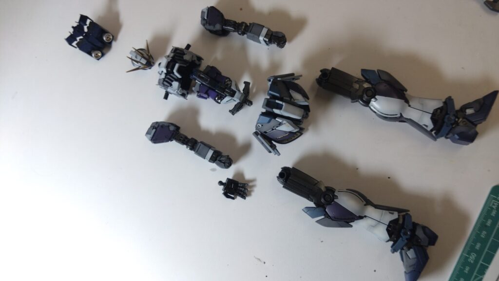 MG 1/100 ナラティブガンダム C装備 Ver.Kaを塗装作成します。⑩水転写式デカール貼り付けは、組み立ての前後どちらにしてますか？（機動戦士ガンダムNT）の画像