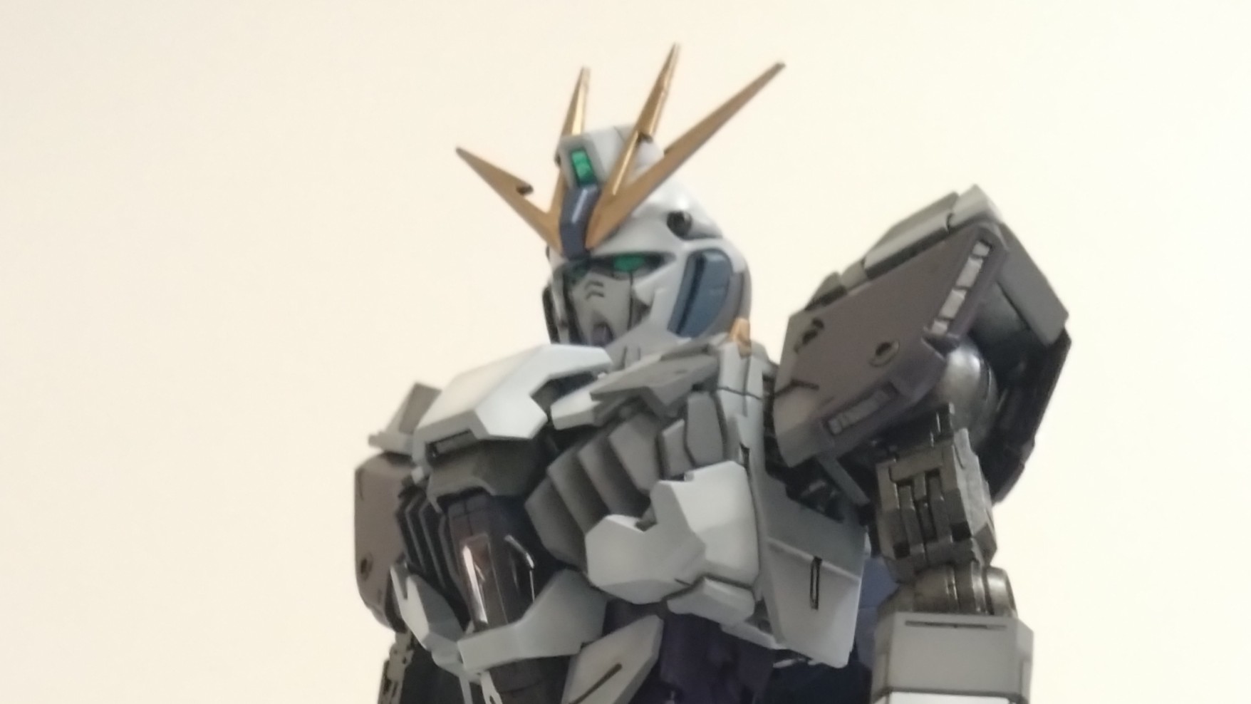 MG 1/100 ナラティブガンダム C装備 Ver.Kaを塗装作成します。⑩水転写式デカール貼り付けは、組み立ての前後どちらにしてますか？（機動戦士ガンダムNT）の画像