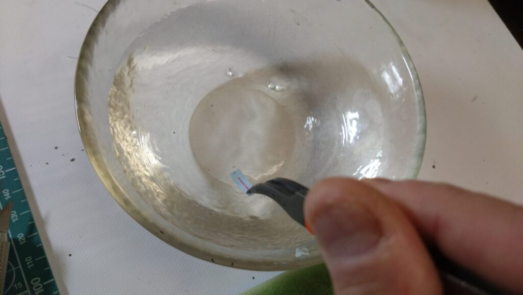 MG 1/100 ナラティブガンダム C装備 Ver.Kaを塗装作成します。⑪水転写式デカールを貼り付けます。（機動戦士ガンダムNT）の画像