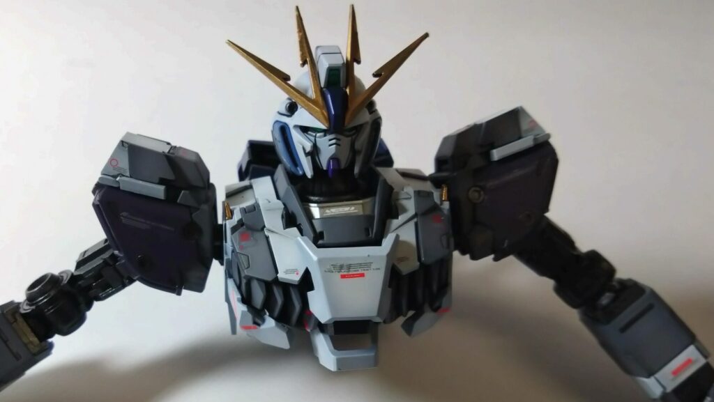 MG 1/100 ナラティブガンダム C装備 Ver.Kaを塗装作成します。⑪水転写式デカールを貼り付けます。（機動戦士ガンダムNT）の画像