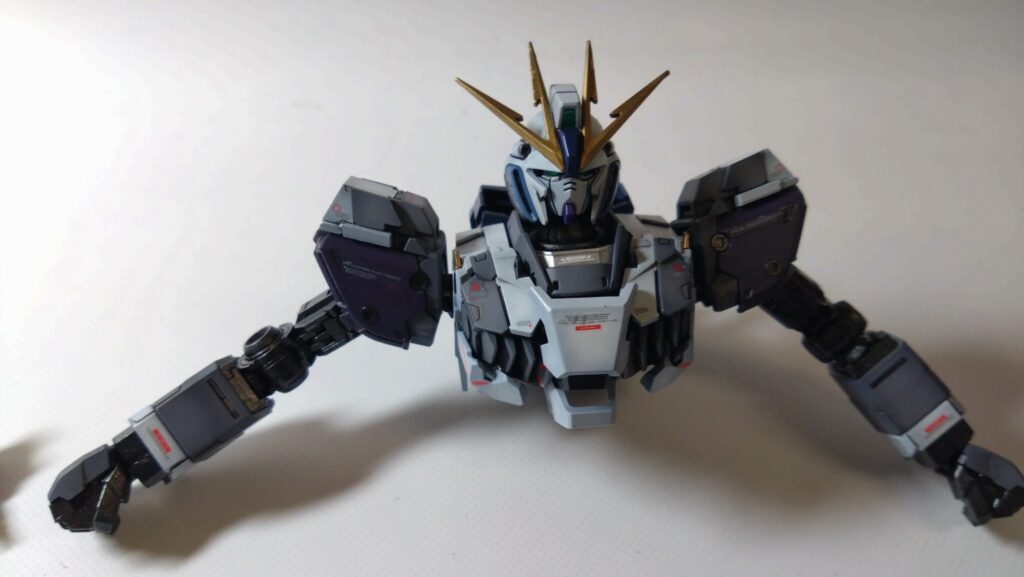 MG 1/100 ナラティブガンダム C装備 Ver.Kaを塗装作成します。⑪水転写式デカールを貼り付けます。（機動戦士ガンダムNT）の画像