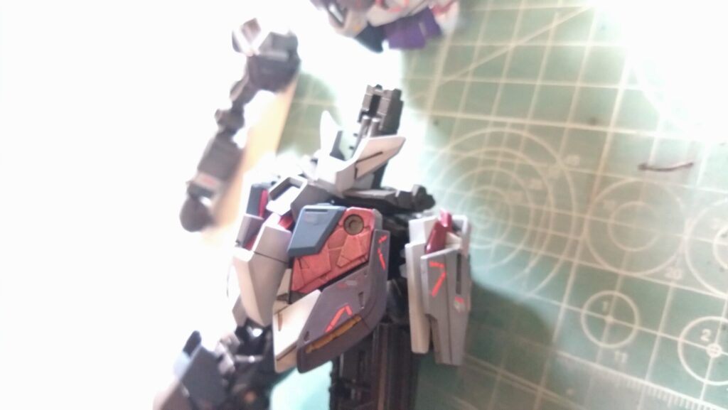 MG 1/100 ナラティブガンダム C装備 Ver.Kaを塗装作成します。⑫つや消しや半つや、パールコートで仕上げます。（機動戦士ガンダムNT）の画像