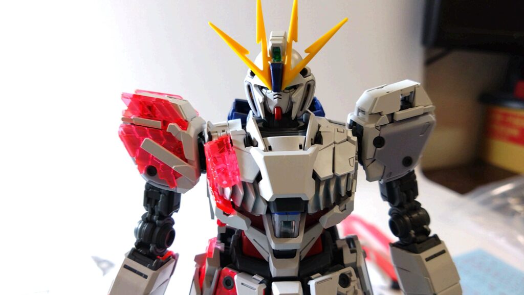 MG 1/100 ナラティブガンダム C装備 Ver.Kaを塗装作成します。②素組キットを分解してパーツチェックします。（機動戦士ガンダムNT）の画像