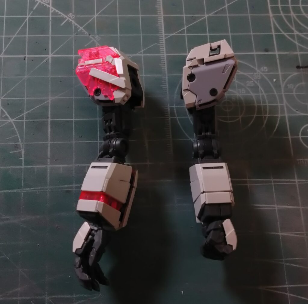 MG 1/100 ナラティブガンダム C装備 Ver.Kaを塗装作成します。②素組キットを分解してパーツチェックします。（機動戦士ガンダムNT）の画像