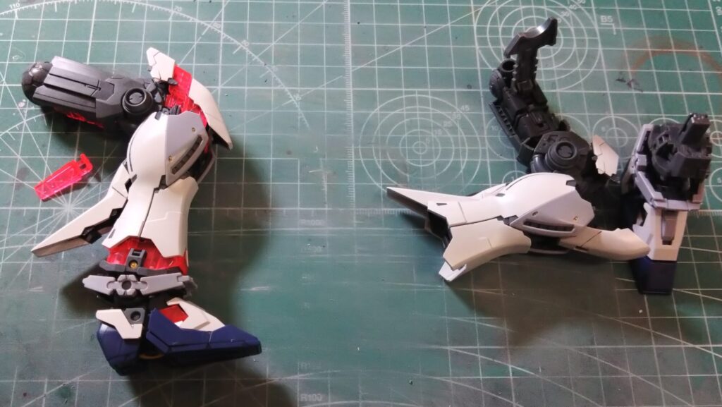 MG 1/100 ナラティブガンダム C装備 Ver.Kaを塗装作成します。②素組キットを分解してパーツチェックします。（機動戦士ガンダムNT）の画像