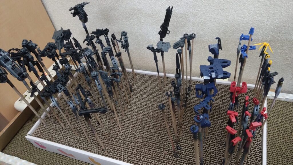 MG 1/100 ナラティブガンダム C装備 Ver.Kaを塗装作成します。③カラーリングを決めて、ネコの手装備して塗装準備します。（機動戦士ガンダムNT）の画像