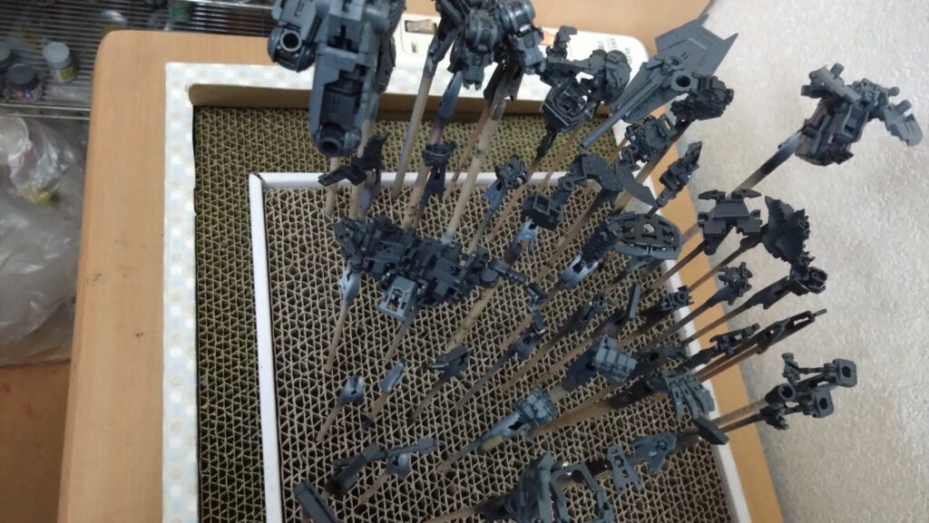 MG 1/100 ナラティブガンダム C装備 Ver.Kaを塗装作成します。③カラーリングを決めて、ネコの手装備して塗装準備します。（機動戦士ガンダムNT）の画像