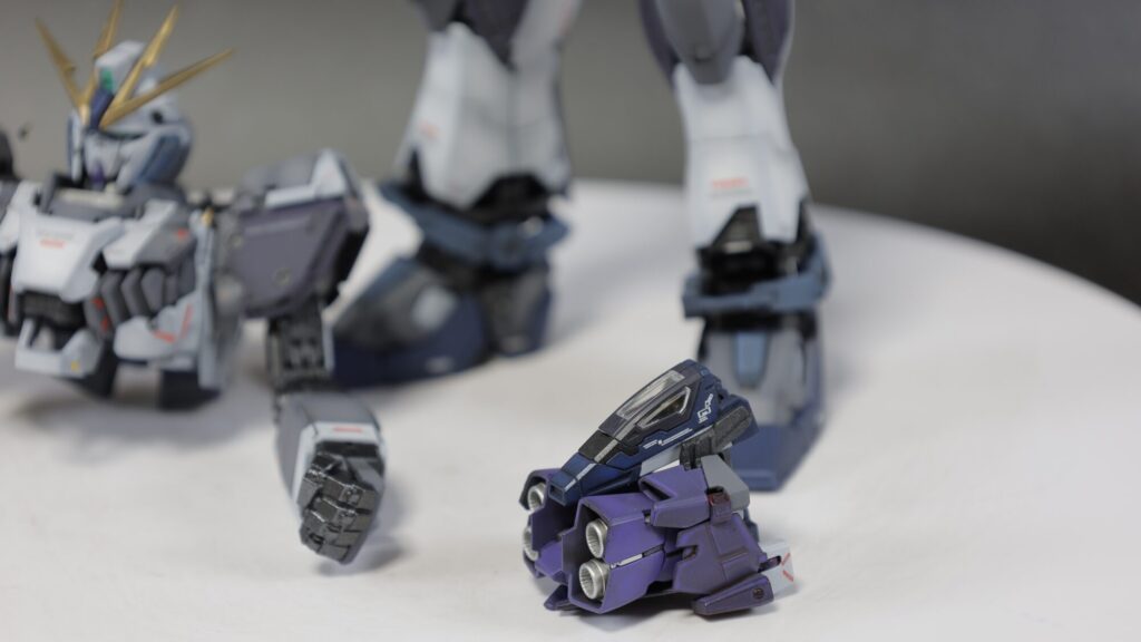 MG 1/100 ナラティブガンダム C装備 Ver.Kaを塗装作成します。⑬ナラティブガンダム完成編。ユニコーン、νガンダムと並べてみますの画像