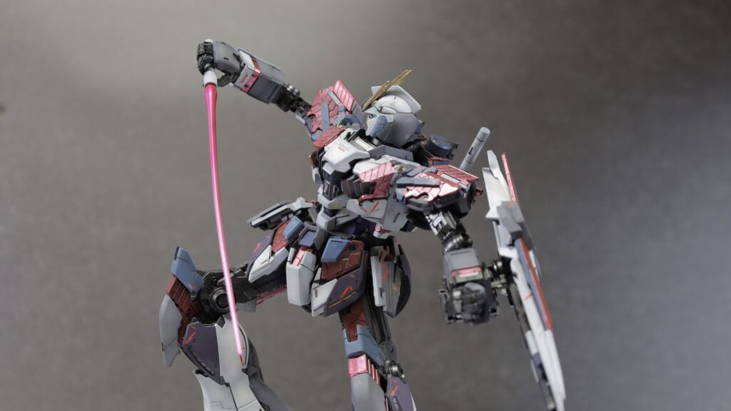 MG 1/100 ナラティブガンダム C装備 Ver.Kaを塗装作成します。⑬ナラティブガンダム完成編。ユニコーン、νガンダムと並べてみますの画像