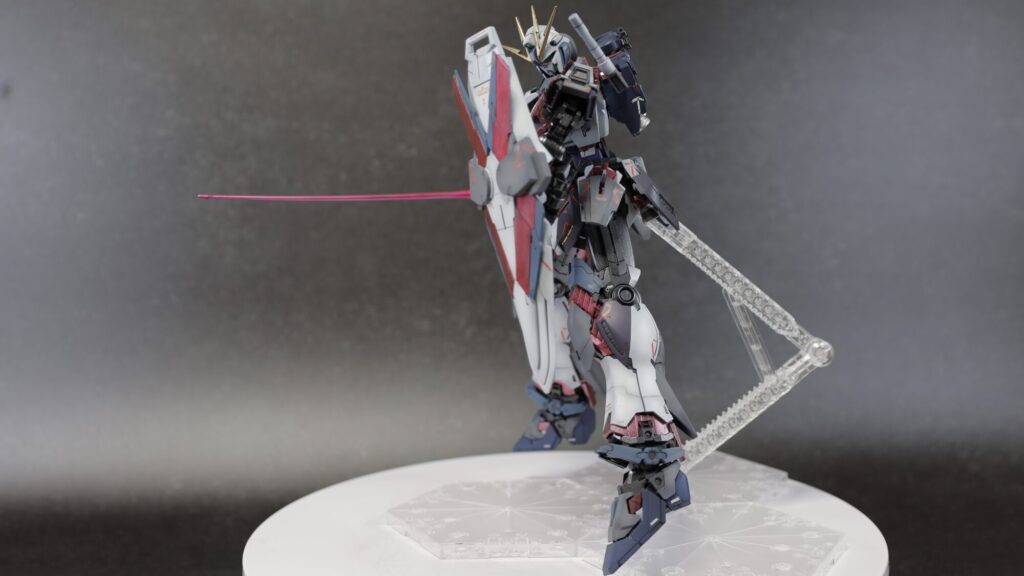 MG 1/100 ナラティブガンダム C装備 Ver.Kaを塗装作成します。⑬ナラティブガンダム完成編。ユニコーン、νガンダムと並べてみますの画像