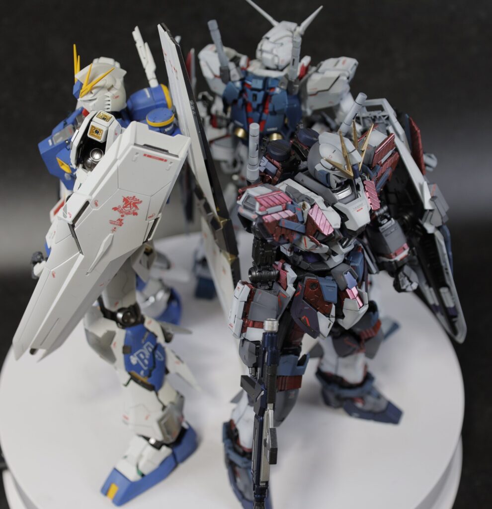 MG 1/100 ナラティブガンダム C装備 Ver.Kaを塗装作成します。⑬ナラティブガンダム完成編。ユニコーン、νガンダムと並べてみますの画像