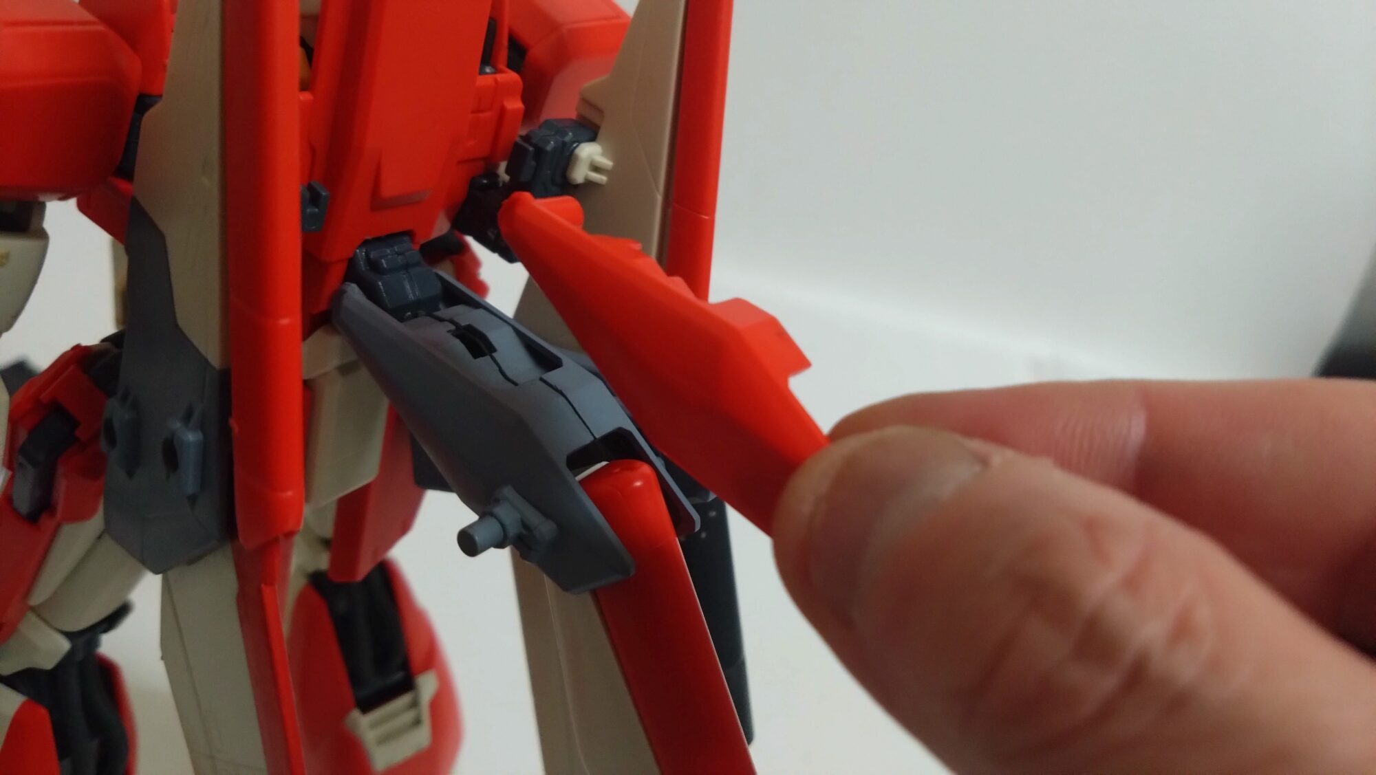 中古組み立て済みのMGゼータプラスA1+C1を分解して合成します。中古MGガンプラを再構築しながら改造する準備をするの画像