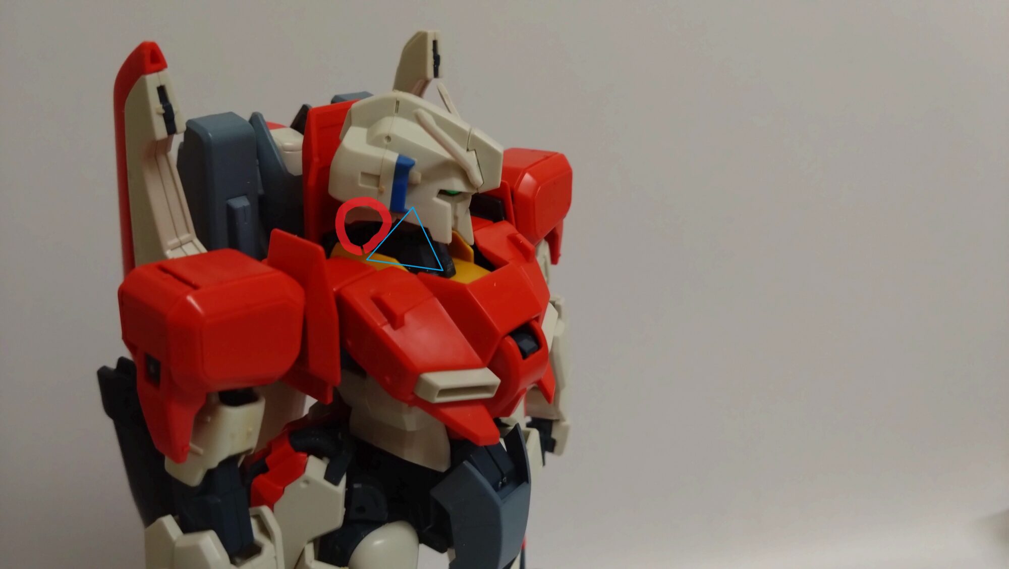 中古MGゼータプラスC1型のフレーム改造、ねじで関節を増やして、プラ版で首を伸ばして良スタイルを入手の画像