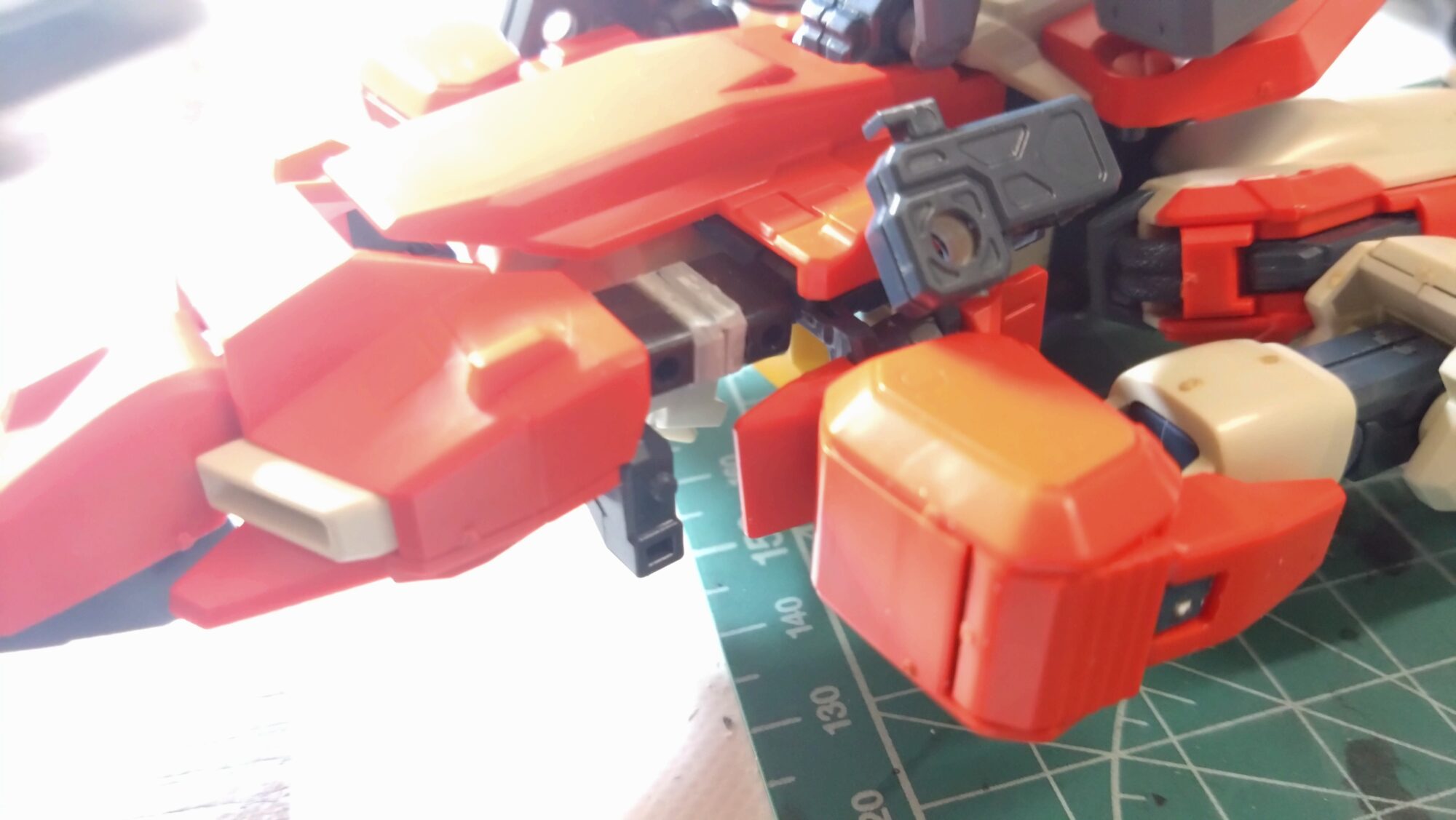 中古MGゼータプラスC1型のフレーム改造②、ウェーブ・ライダーに変形できるように内部フレームを改造しますの画像