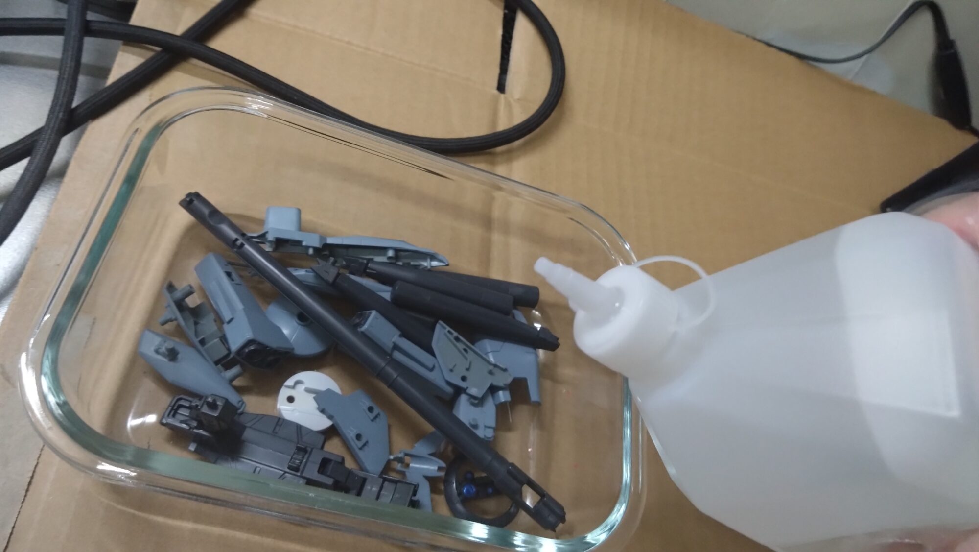 中古塗装済みプラモデルでも、IPAで塗装を剥がしてやり直せます!まずはIPA(イソプロピルアルコール)を使って塗装を剥がす方法をご紹介しますの画像