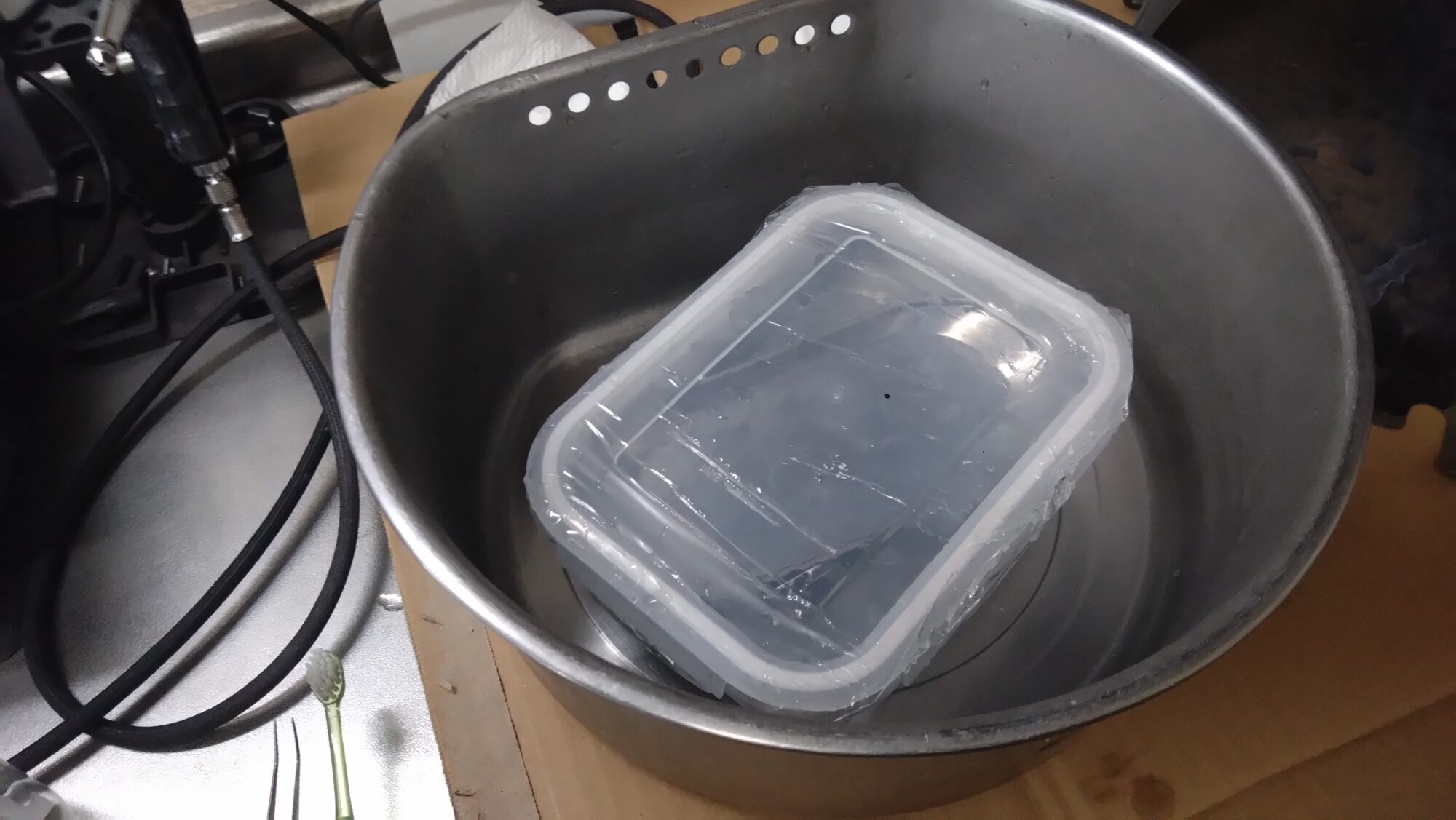 中古塗装済みプラモデルでも、IPAで塗装を剥がしてやり直せます!まずはIPA(イソプロピルアルコール)を使って塗装を剥がす方法をご紹介しますの画像