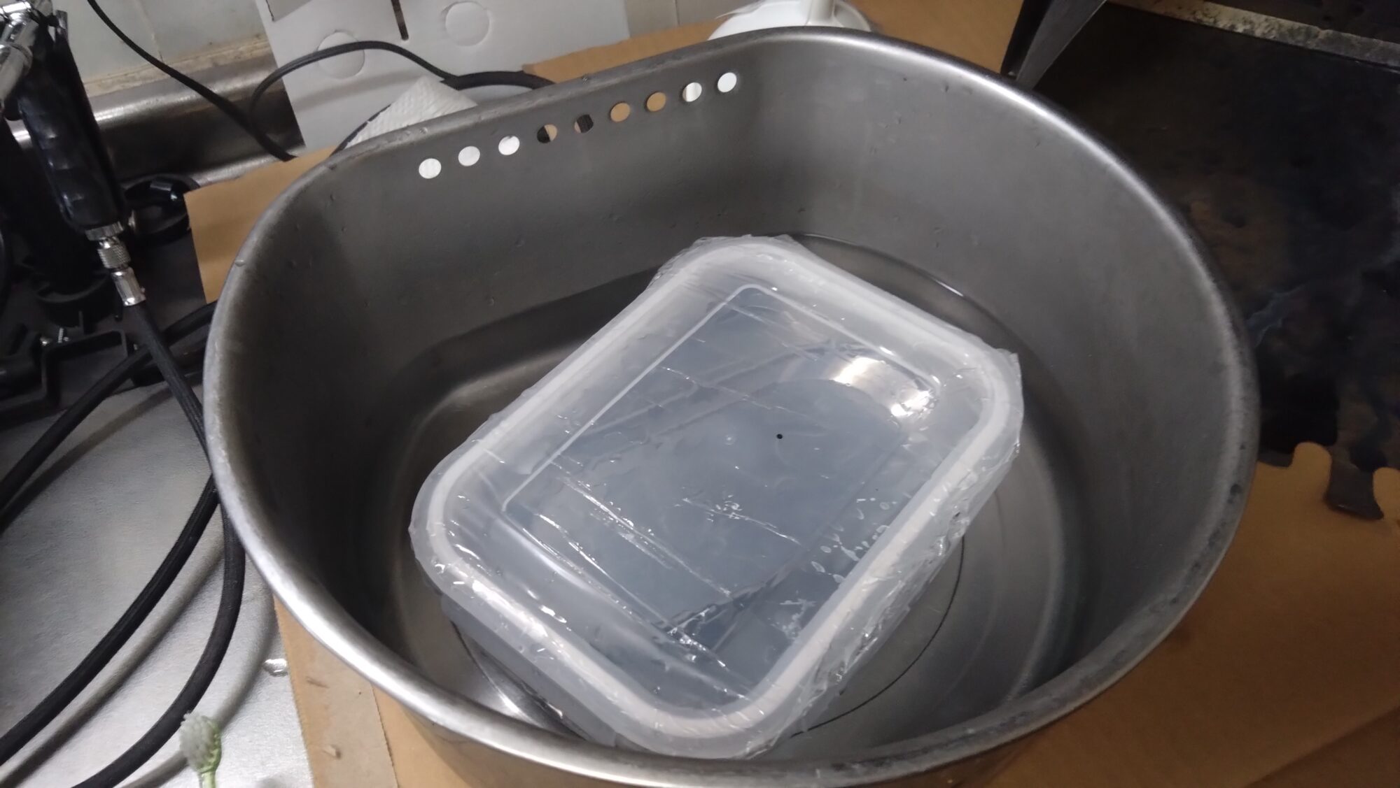 中古塗装済みプラモデルでも、IPAで塗装を剥がしてやり直せます!まずはIPA(イソプロピルアルコール)を使って塗装を剥がす方法をご紹介しますの画像